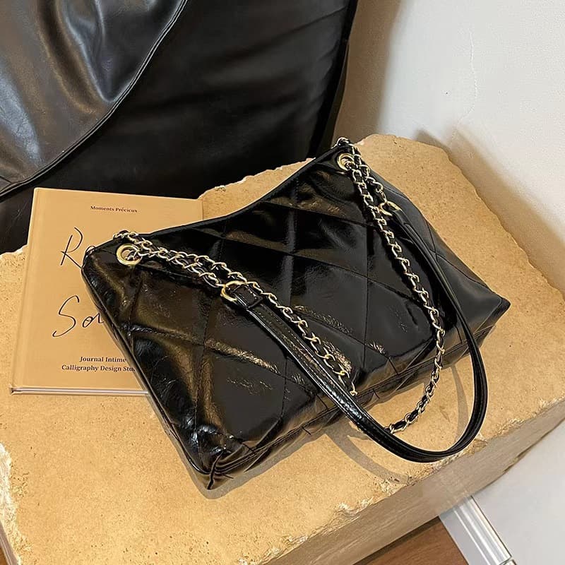 黒バッグ キルティングステッチチェーン付き合成皮革ショルダーバッグ