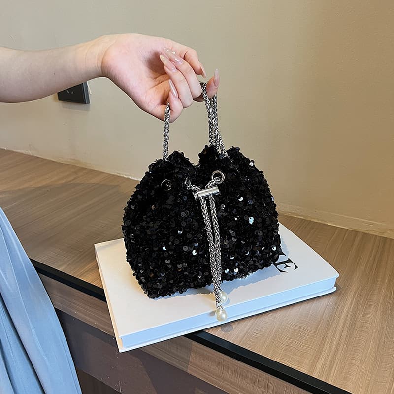 黒バッグ スパンコール巾着型チェーンハンドバッグ